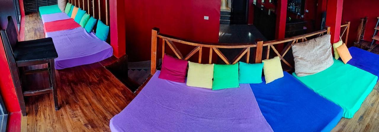 Out! A Radically Inclusive Beach Hostel By Wild & Wandering Hatrin Kültér fotó