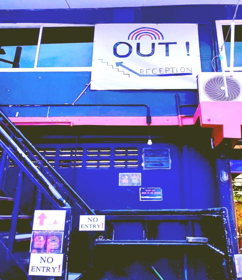Out! A Radically Inclusive Beach Hostel By Wild & Wandering Hatrin Kültér fotó